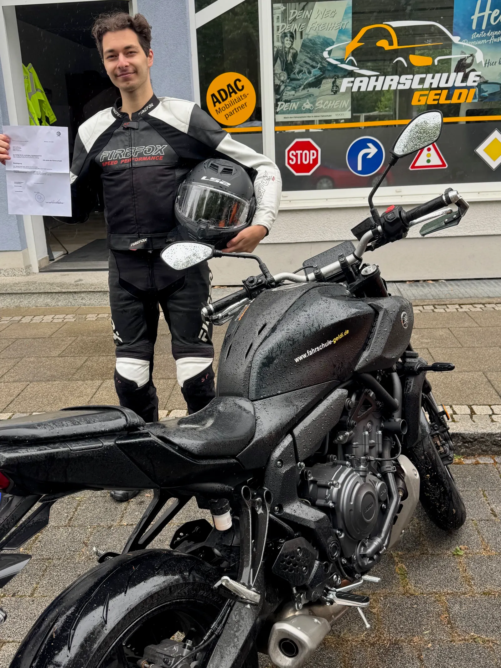 Fahrschule Geldi nach der bestandenen Prüfung, Klasse A