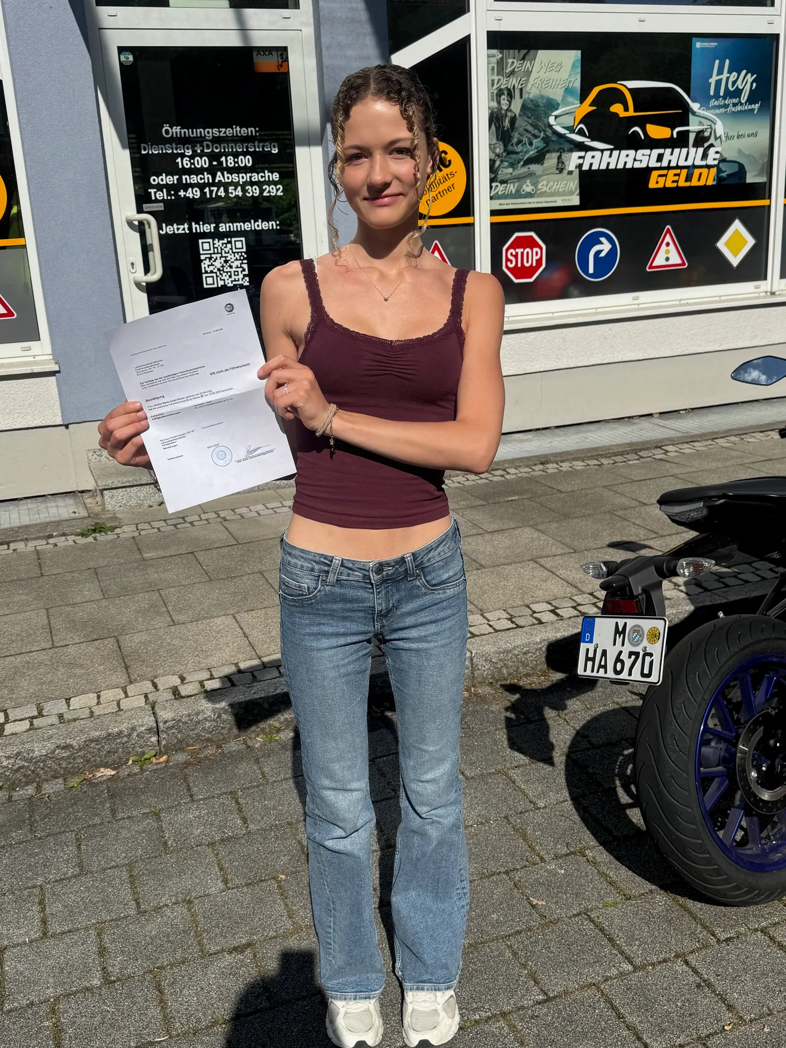 Fahrschule Geldi nach der bestandenen Prüfung, Klasse A1